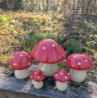 Garden mushroom (pair)